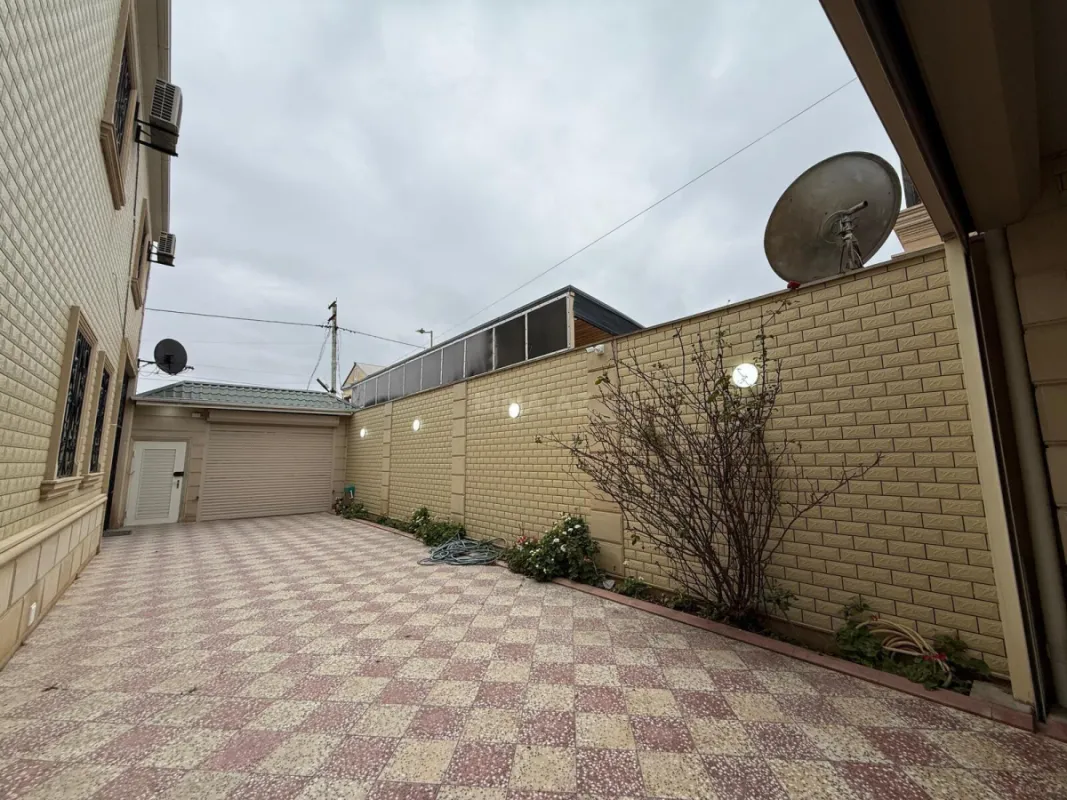 Satılır 6 otaqlı həyət evi 360 m²