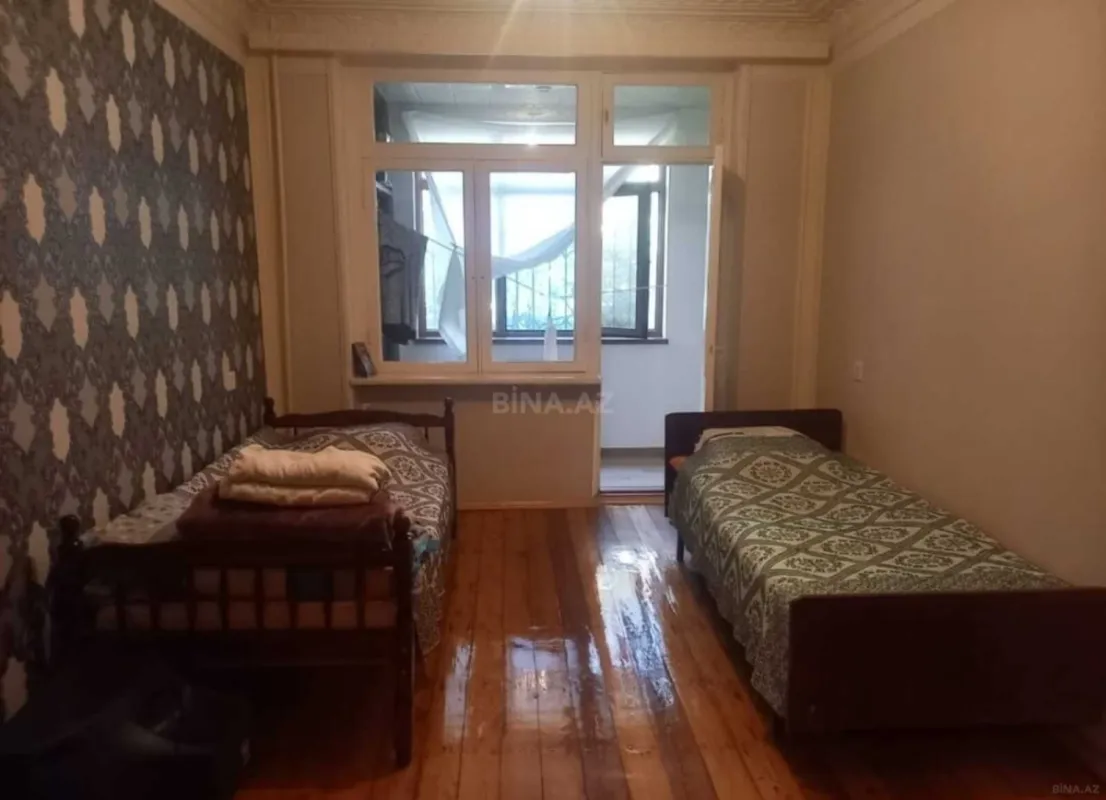Satılır 5 otaqlı mənzil 106 m²
