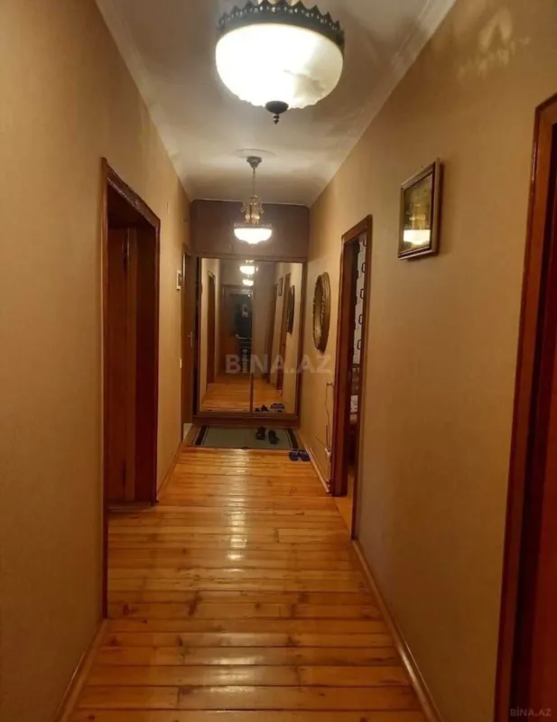 Satılır 5 otaqlı mənzil 106 m²