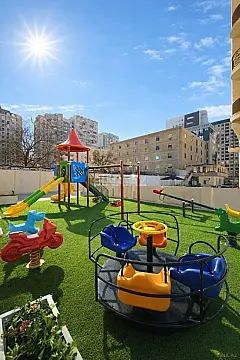 Satılır 4 otaqlı mənzil 172 m²