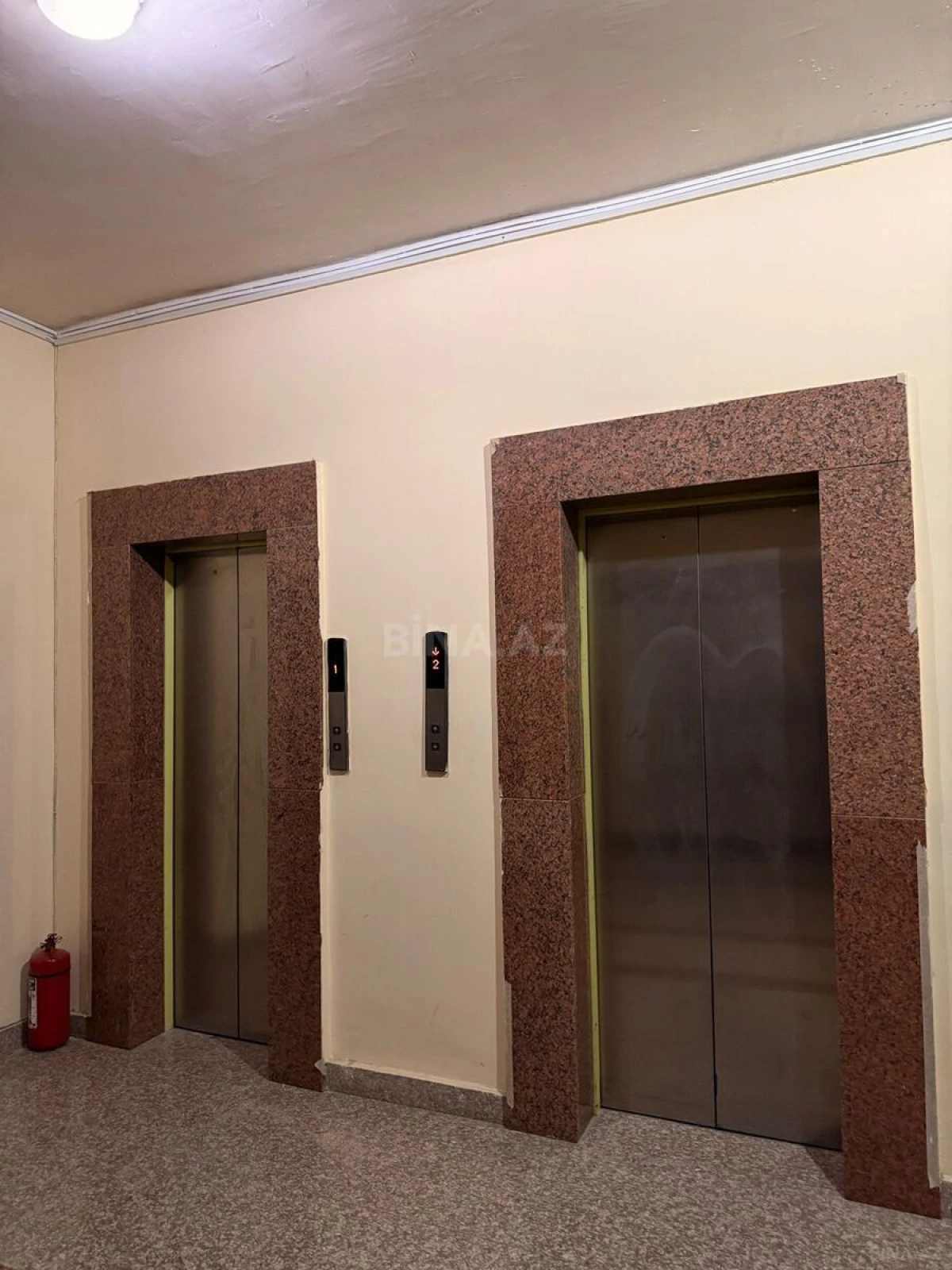 Satılır 2 otaqlı mənzil 80 m²