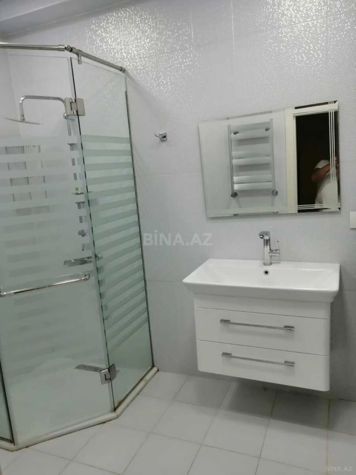 Kirayə verilir 2 otaqlı mənzil 84 m²