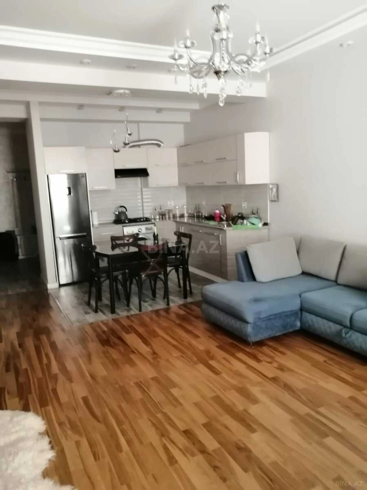 Kirayə verilir 2 otaqlı mənzil 84 m²