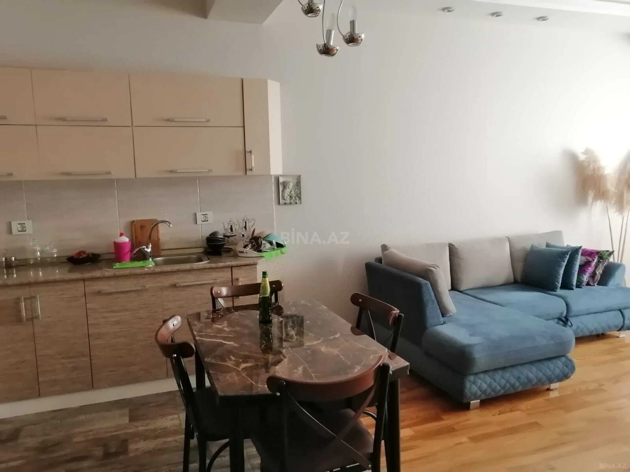 Kirayə verilir 2 otaqlı mənzil 84 m²