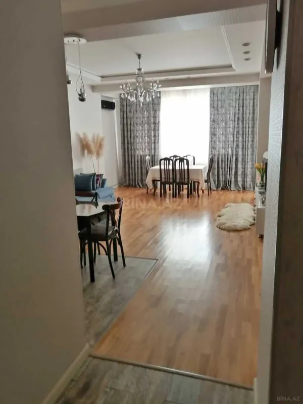 Kirayə verilir 2 otaqlı mənzil 84 m²