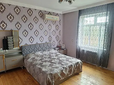 Satılır 7 otaqlı həyət evi 800 m²
