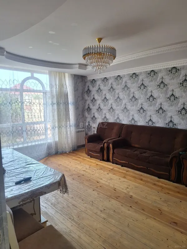 Satılır 7 otaqlı həyət evi 800 m²