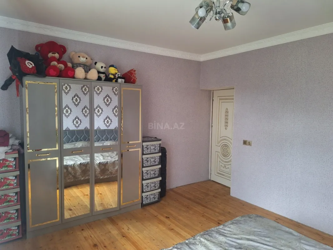 Satılır 7 otaqlı həyət evi 800 m²