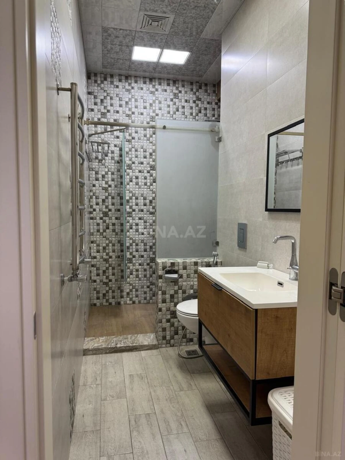Satılır 6 otaqlı mənzil 270 m²