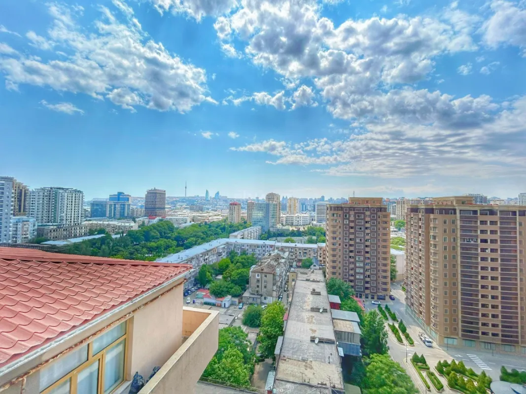 Kirayə verilir 4 otaqlı mənzil 180 m²