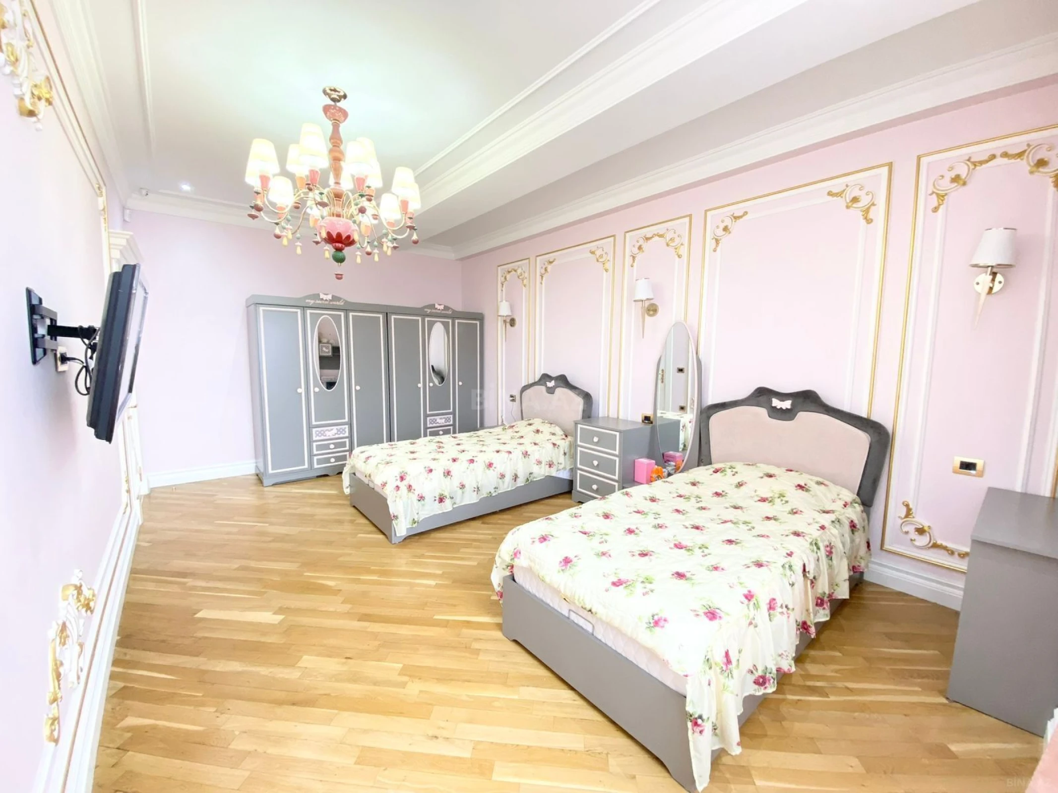 Kirayə verilir 4 otaqlı mənzil 180 m²