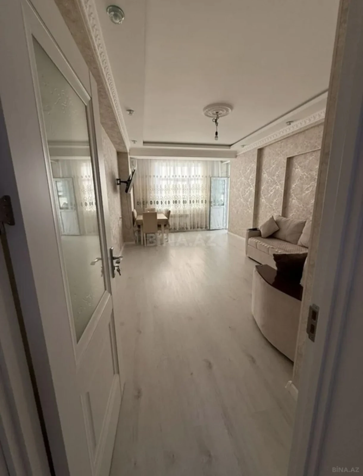Kirayə verilir 2 otaqlı mənzil 65 m²