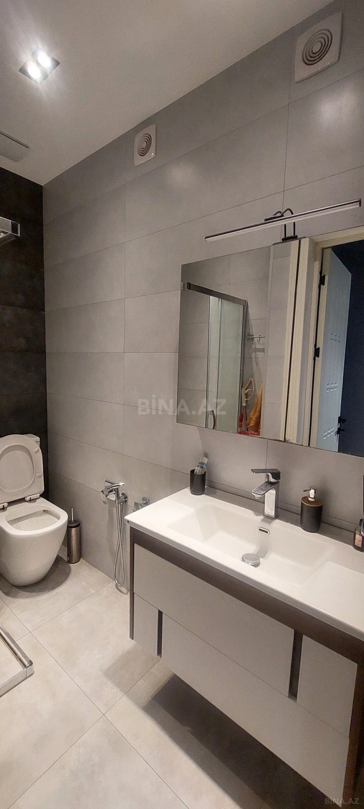 Kirayə verilir 2 otaqlı mənzil 50 m²