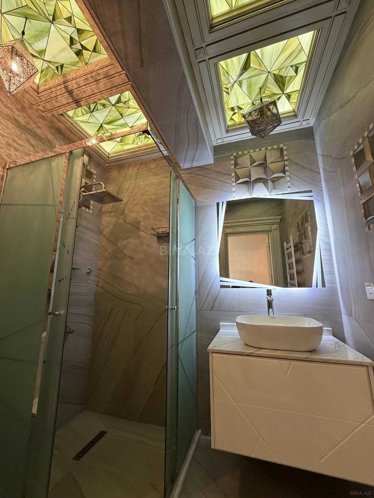 Satılır 2 otaqlı mənzil 64 m²