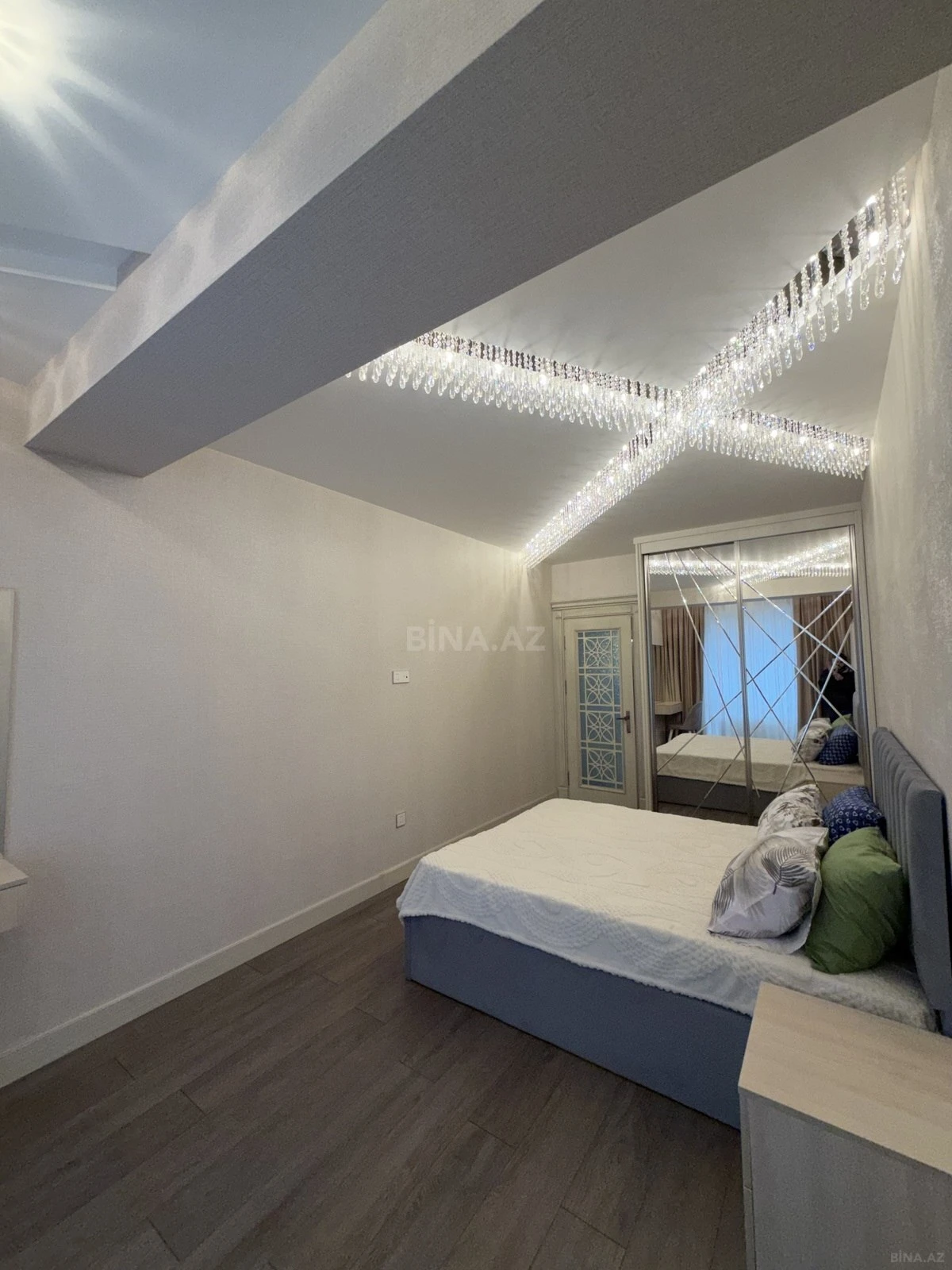 Satılır 2 otaqlı mənzil 64 m²