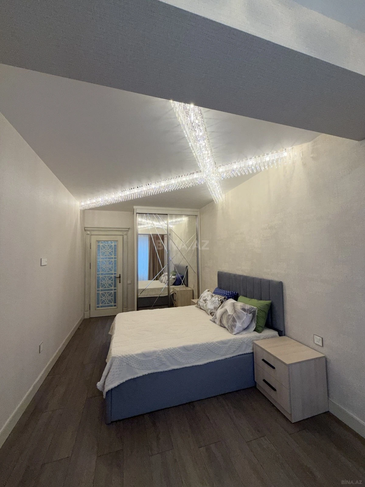 Satılır 2 otaqlı mənzil 64 m²