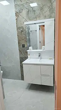 Kirayə verilir 2 otaqlı mənzil 73 m²