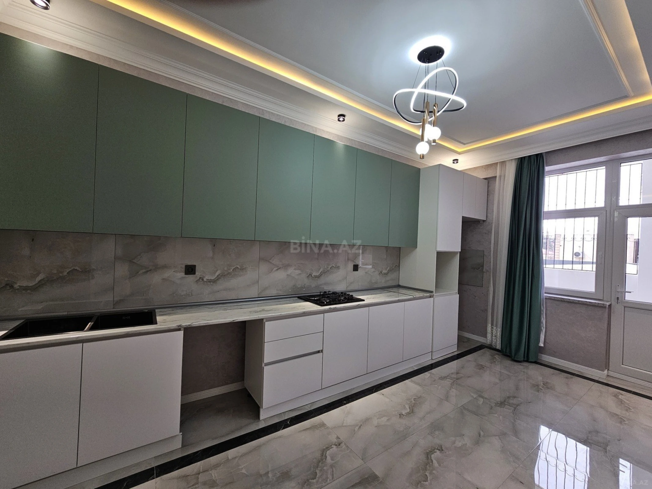 Satılır 3 otaqlı mənzil 108 m²
