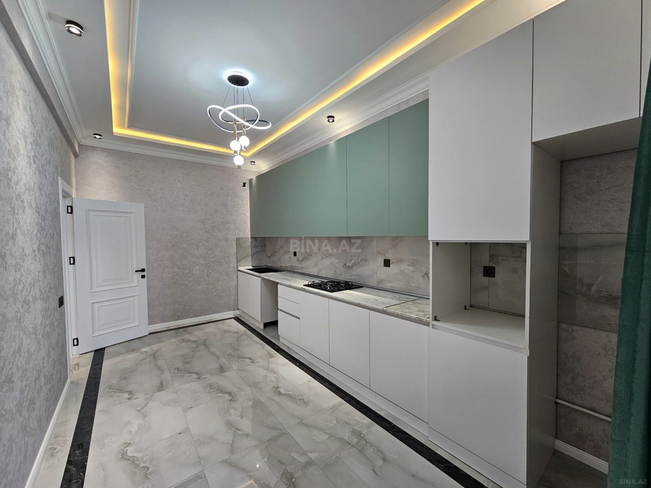 Satılır 3 otaqlı mənzil 108 m²