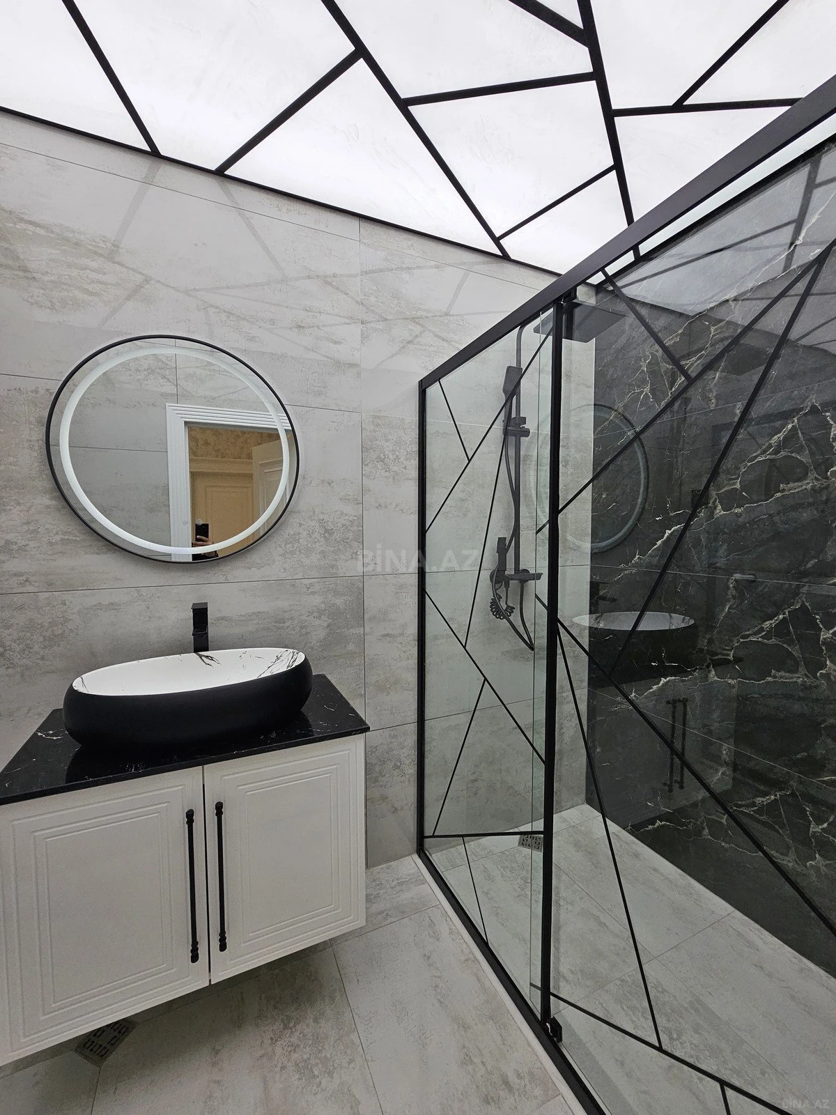 Satılır 3 otaqlı mənzil 108 m²