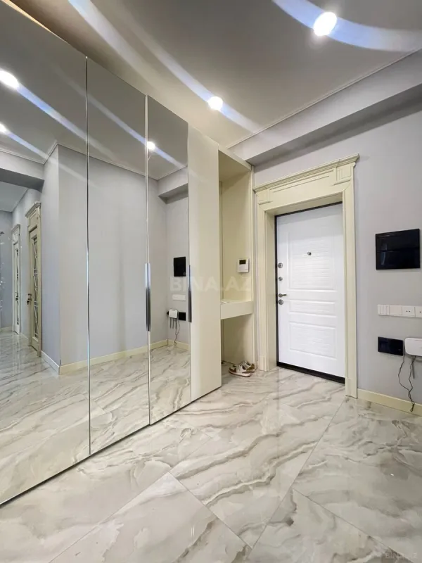 Kirayə verilir 2 otaqlı mənzil 76 m²