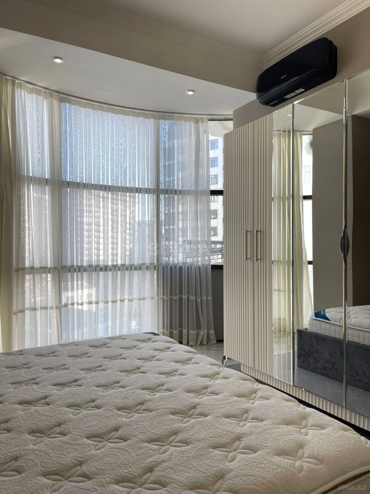 Kirayə verilir 2 otaqlı mənzil 76 m²