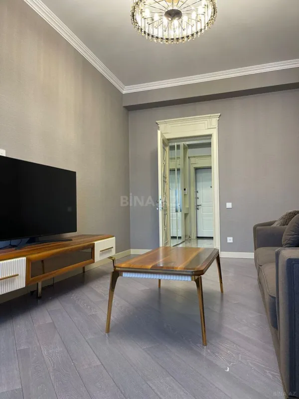 Kirayə verilir 2 otaqlı mənzil 76 m²