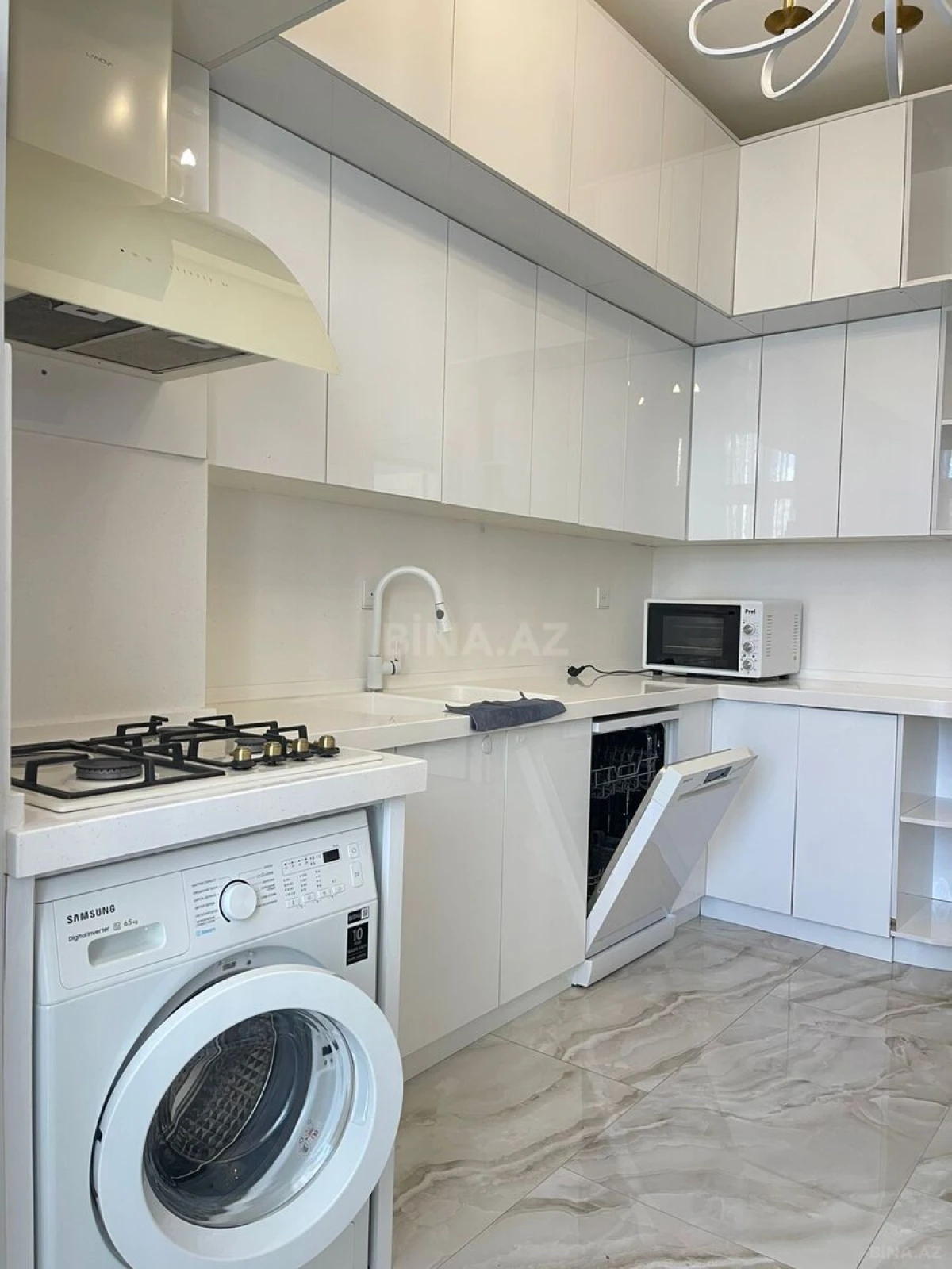 Kirayə verilir 2 otaqlı mənzil 76 m²