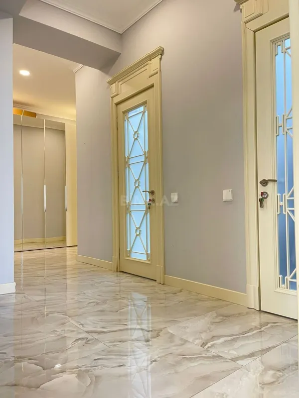 Kirayə verilir 2 otaqlı mənzil 76 m²
