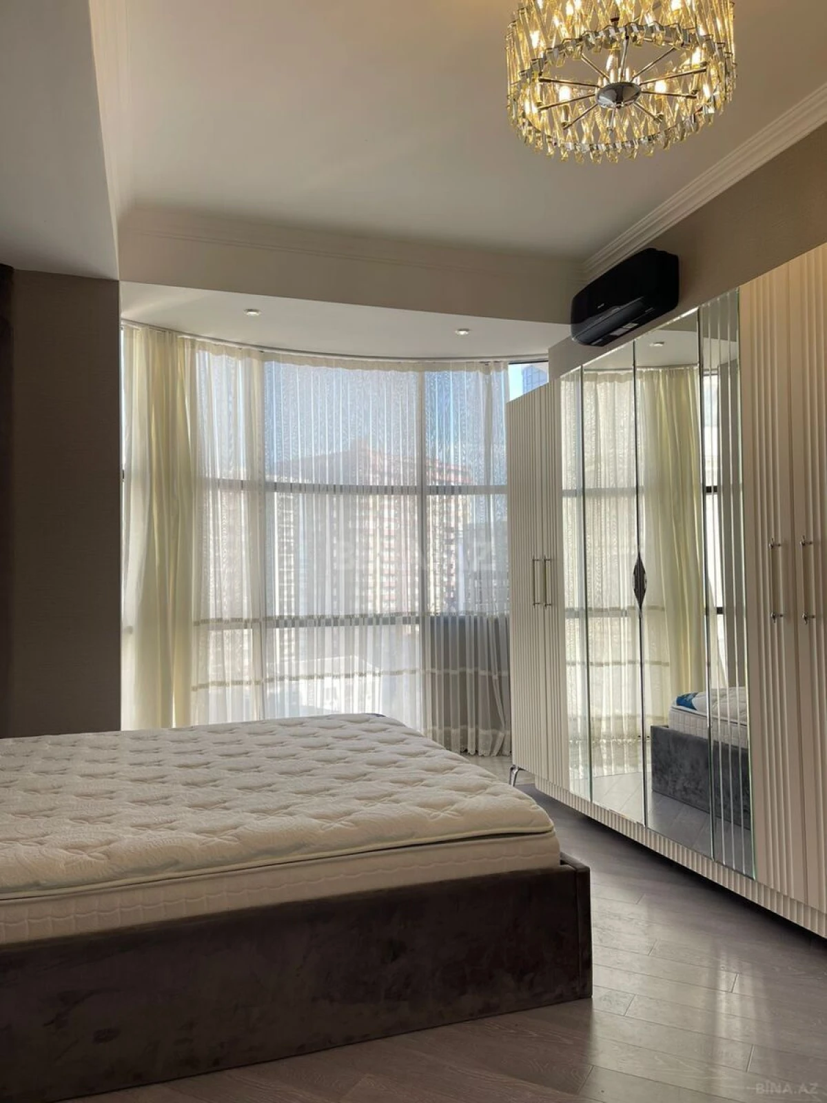 Kirayə verilir 2 otaqlı mənzil 76 m²