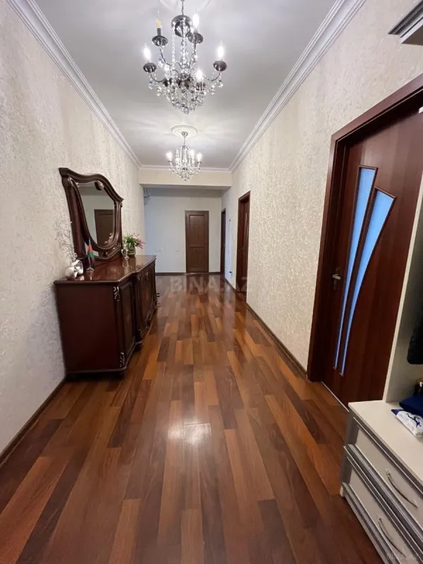 Satılır 3 otaqlı mənzil 115 m²