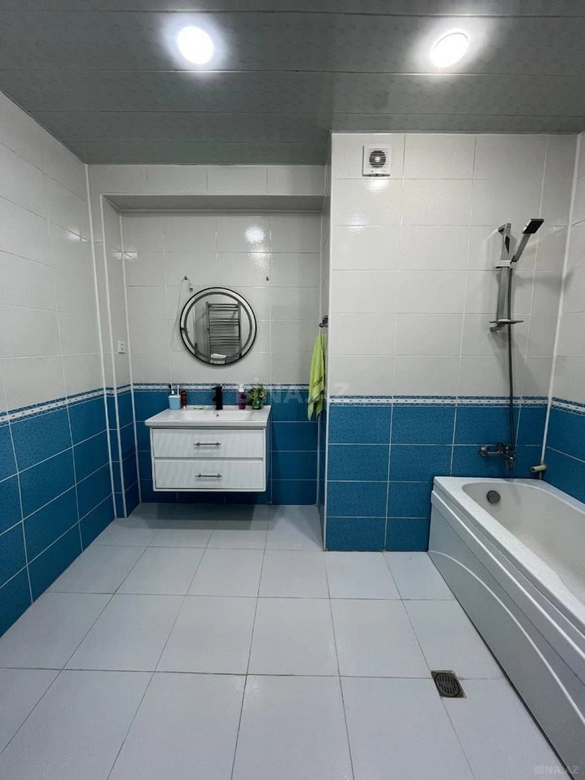 Satılır 3 otaqlı mənzil 115 m²