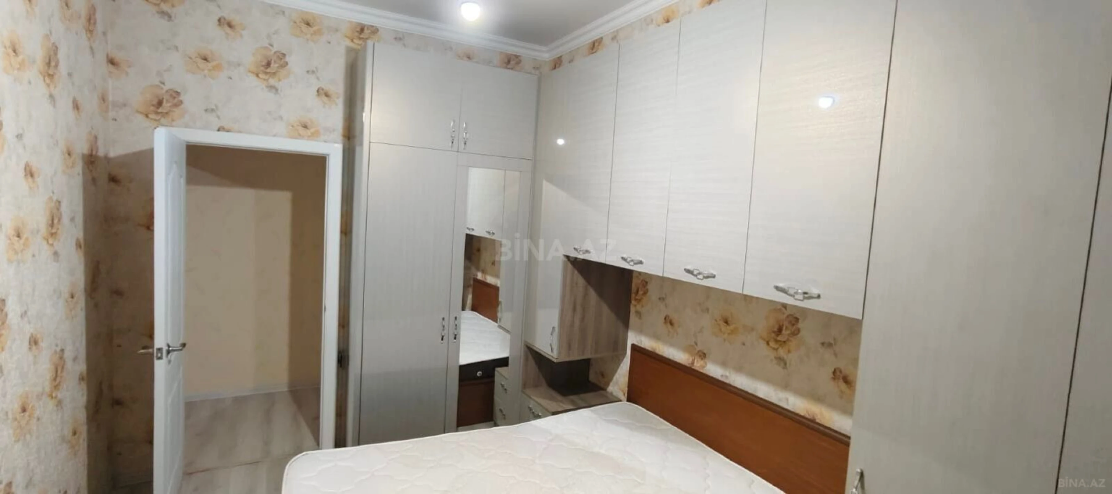 Kirayə verilir 2 otaqlı mənzil 60 m²