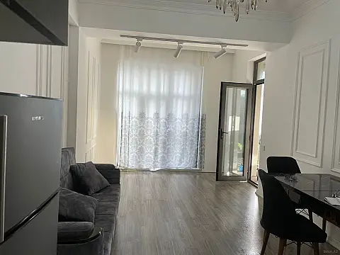 Kirayə verilir 2 otaqlı mənzil 60 m²