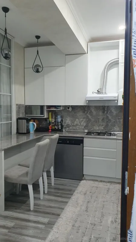 Kirayə verilir 2 otaqlı mənzil 65 m²