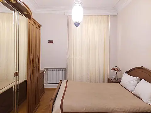 Kirayə verilir 2 otaqlı mənzil 65 m²