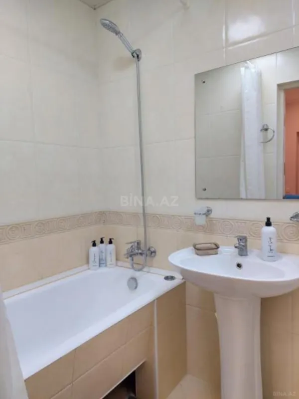 Kirayə verilir 2 otaqlı mənzil 65 m²