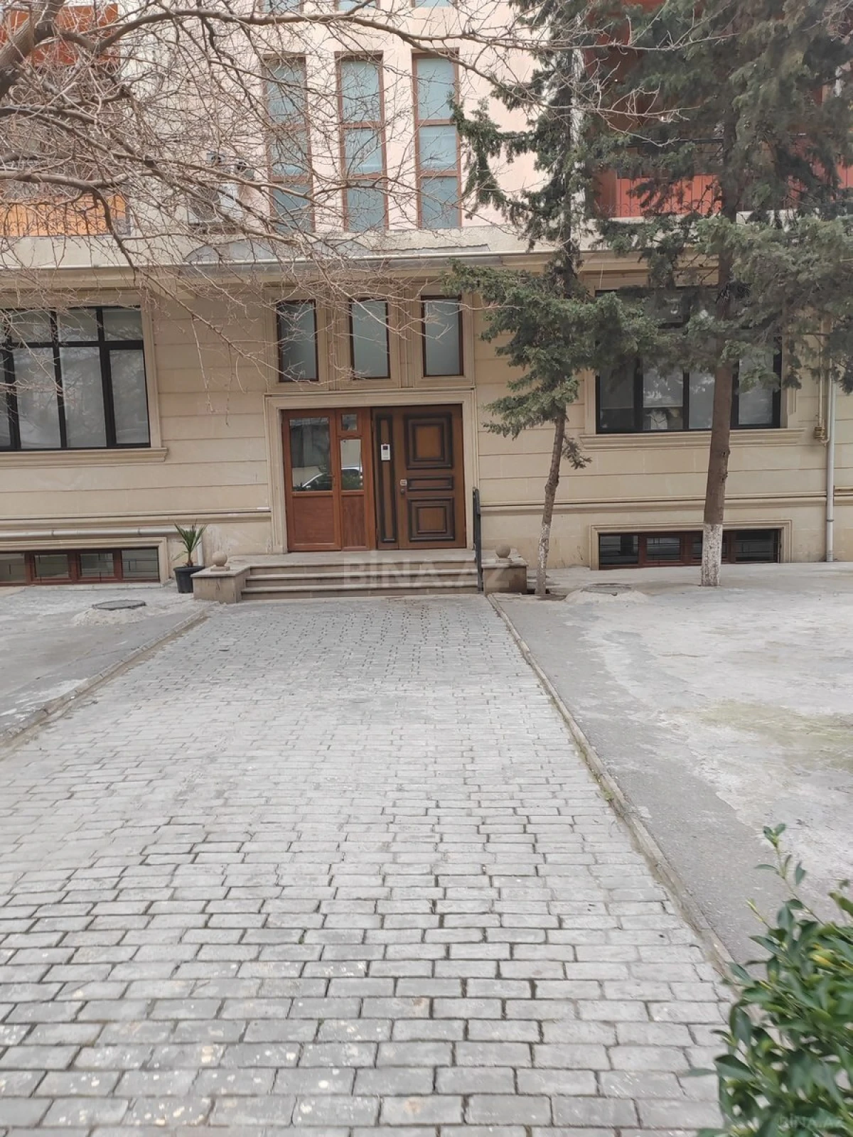 Satılır 2 otaqlı mənzil 100 m²