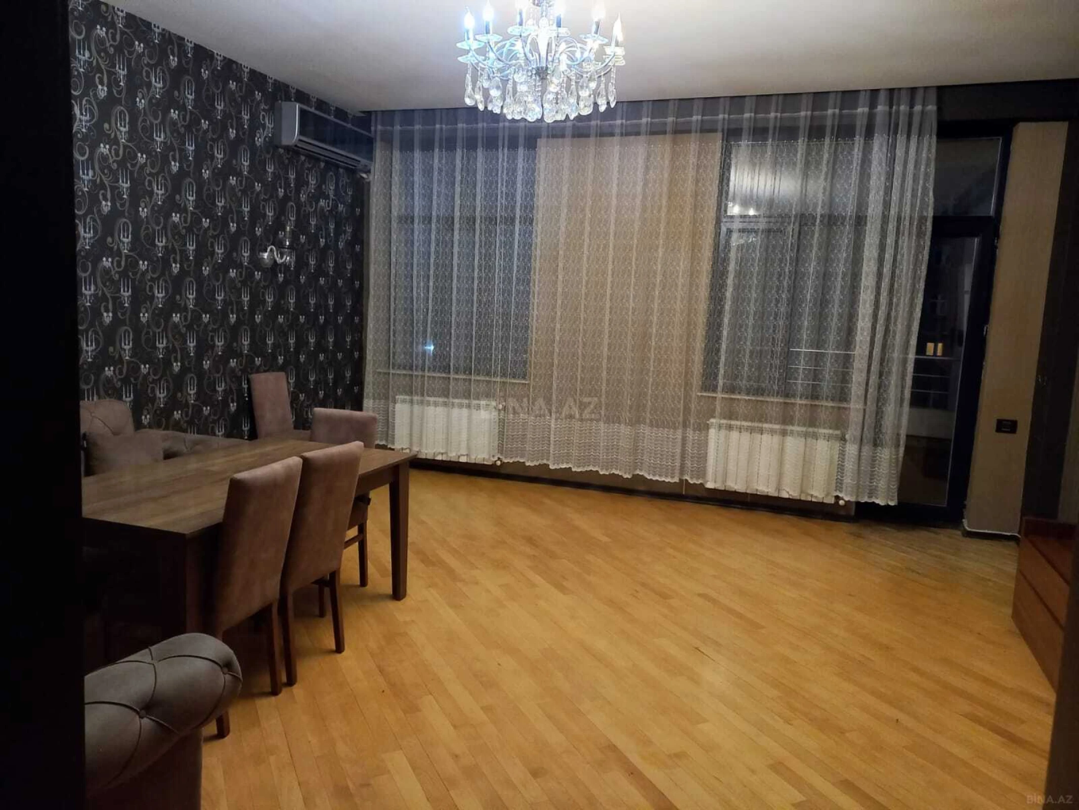 Kirayə verilir 3 otaqlı mənzil 129 m²
