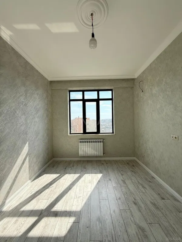 Satılır 2 otaqlı mənzil 67 m²