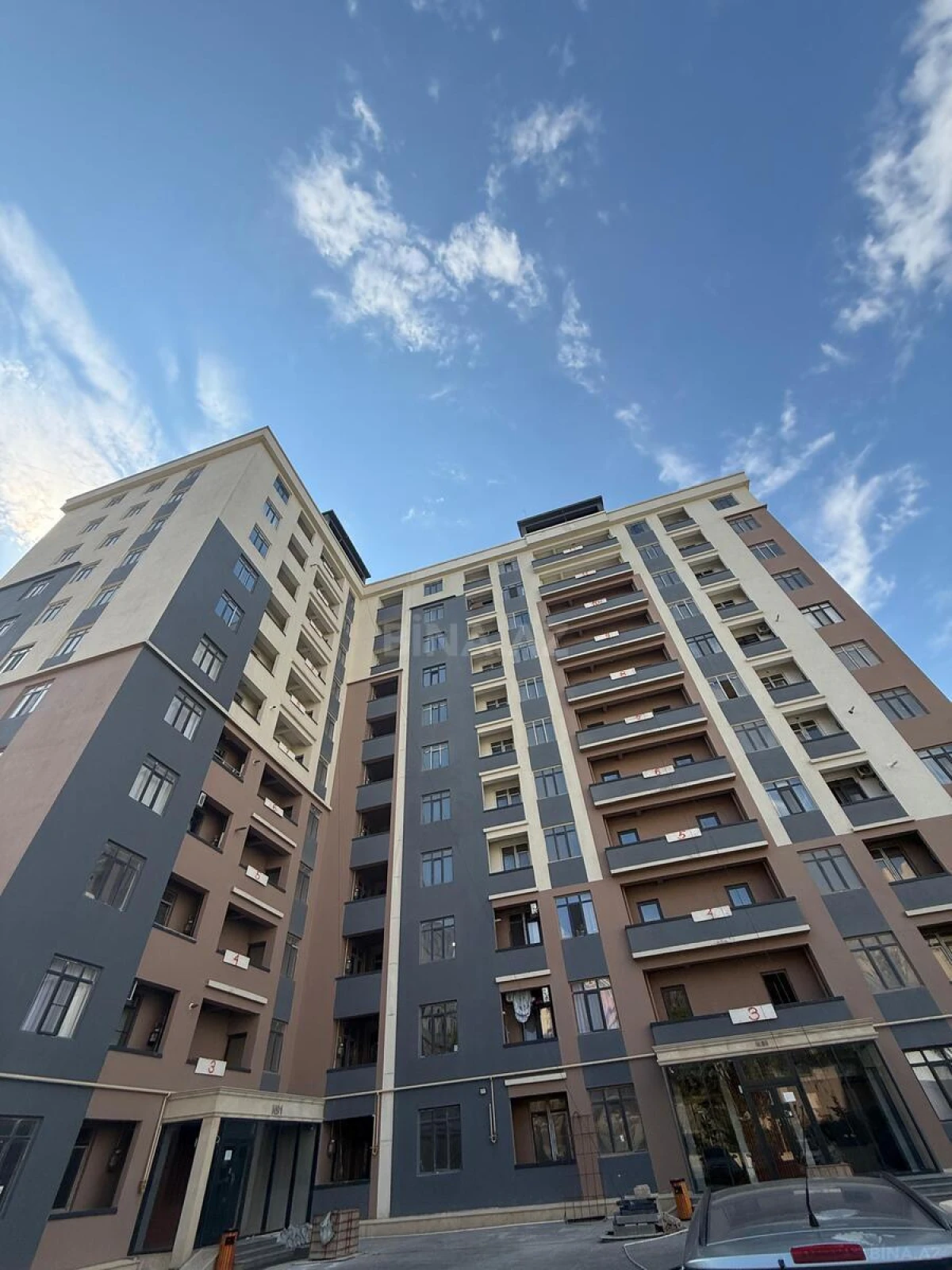 Satılır 2 otaqlı mənzil 67 m²