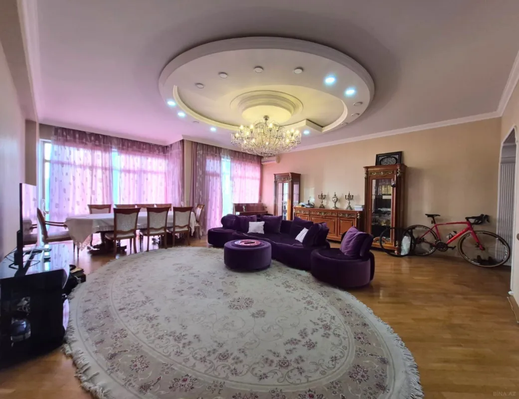 Satılır 3 otaqlı mənzil 145 m²