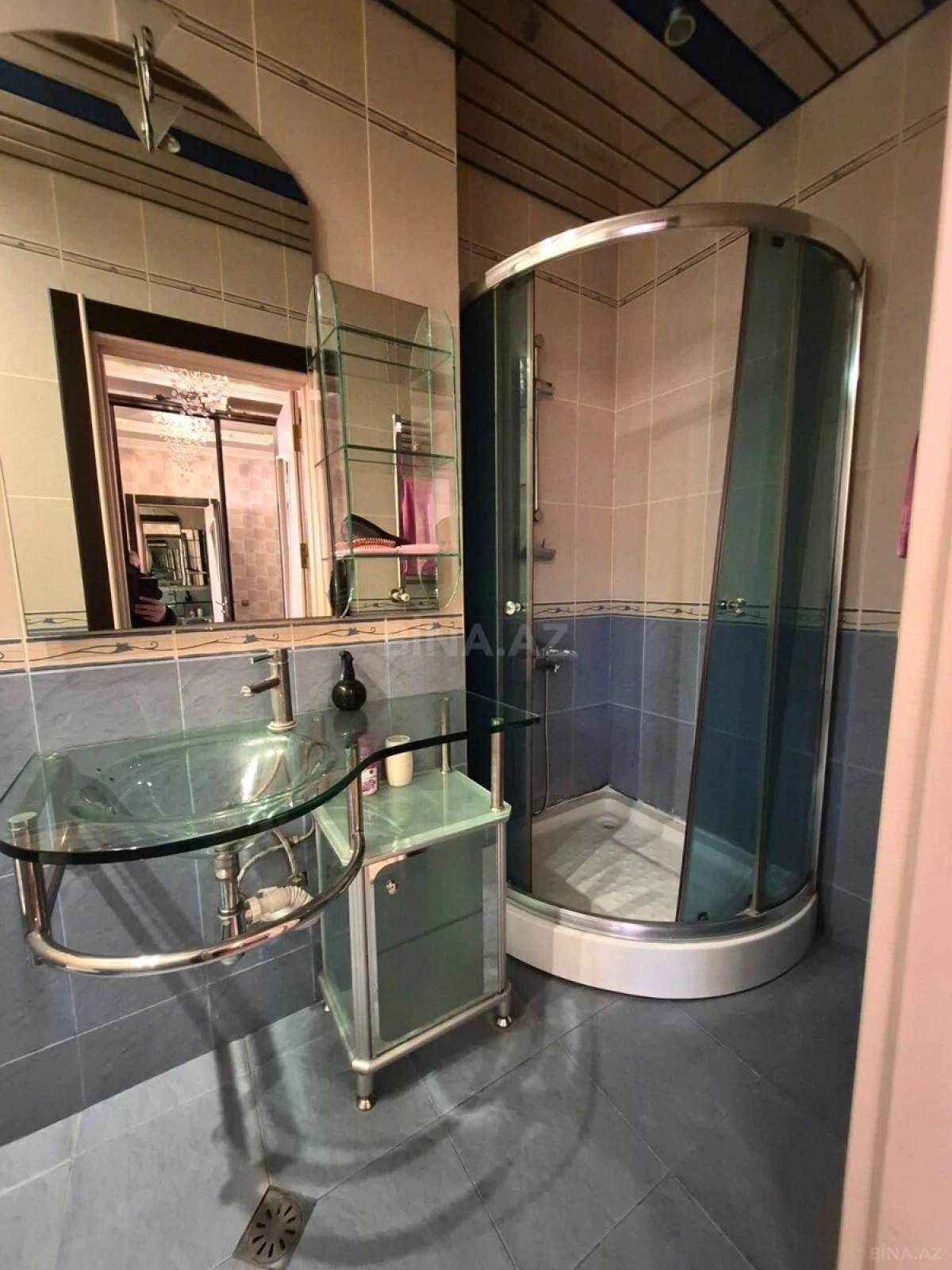 Satılır 3 otaqlı mənzil 145 m²