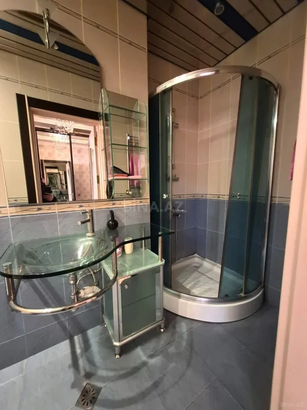 Satılır 3 otaqlı mənzil 145 m²