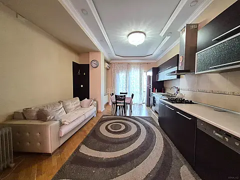 Satılır 3 otaqlı mənzil 145 m²