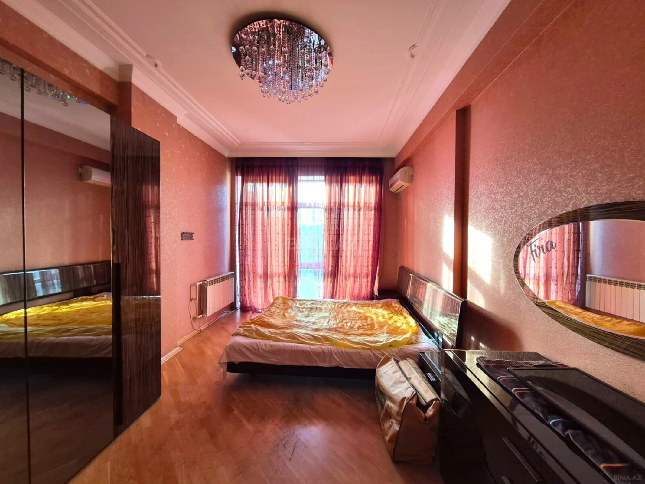 Satılır 3 otaqlı mənzil 145 m²