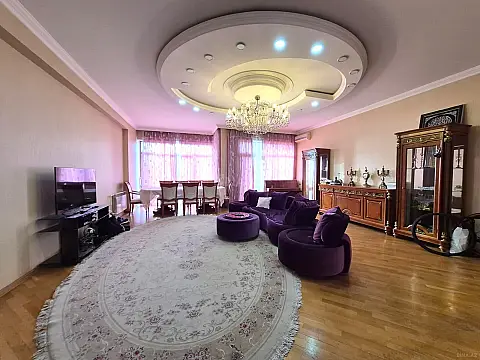 Satılır 3 otaqlı mənzil 145 m² — Bakı, İnşaatçılar 3 otaq 145.00 m²