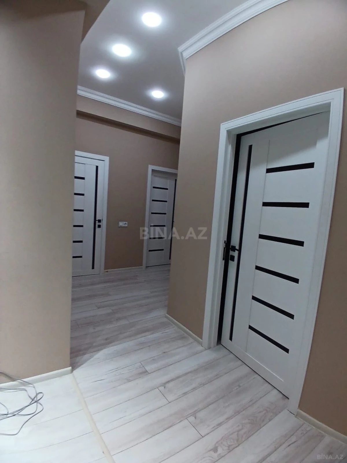 Kirayə verilir 2 otaqlı mənzil 80 m²