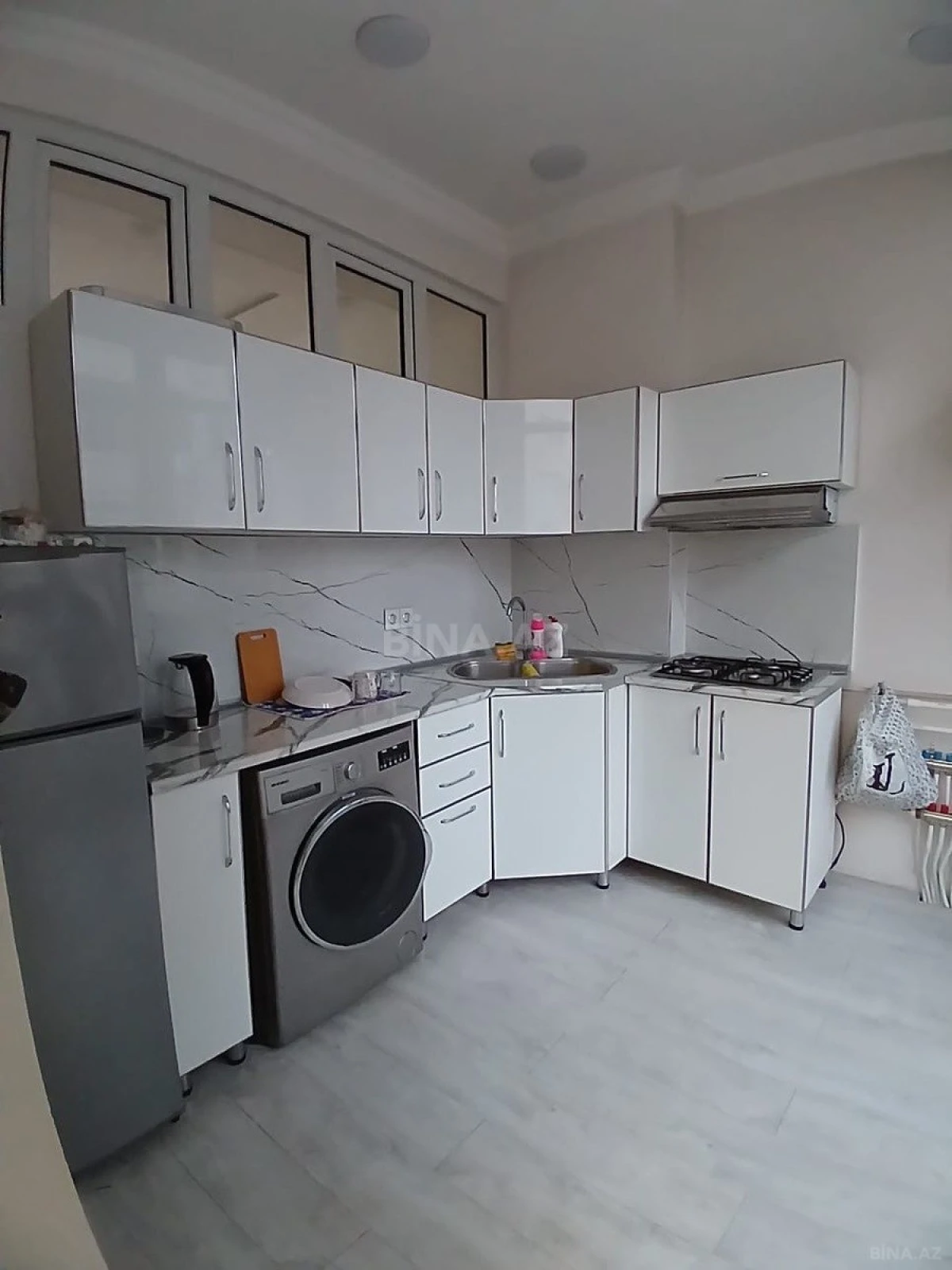 Kirayə verilir 2 otaqlı mənzil 80 m²