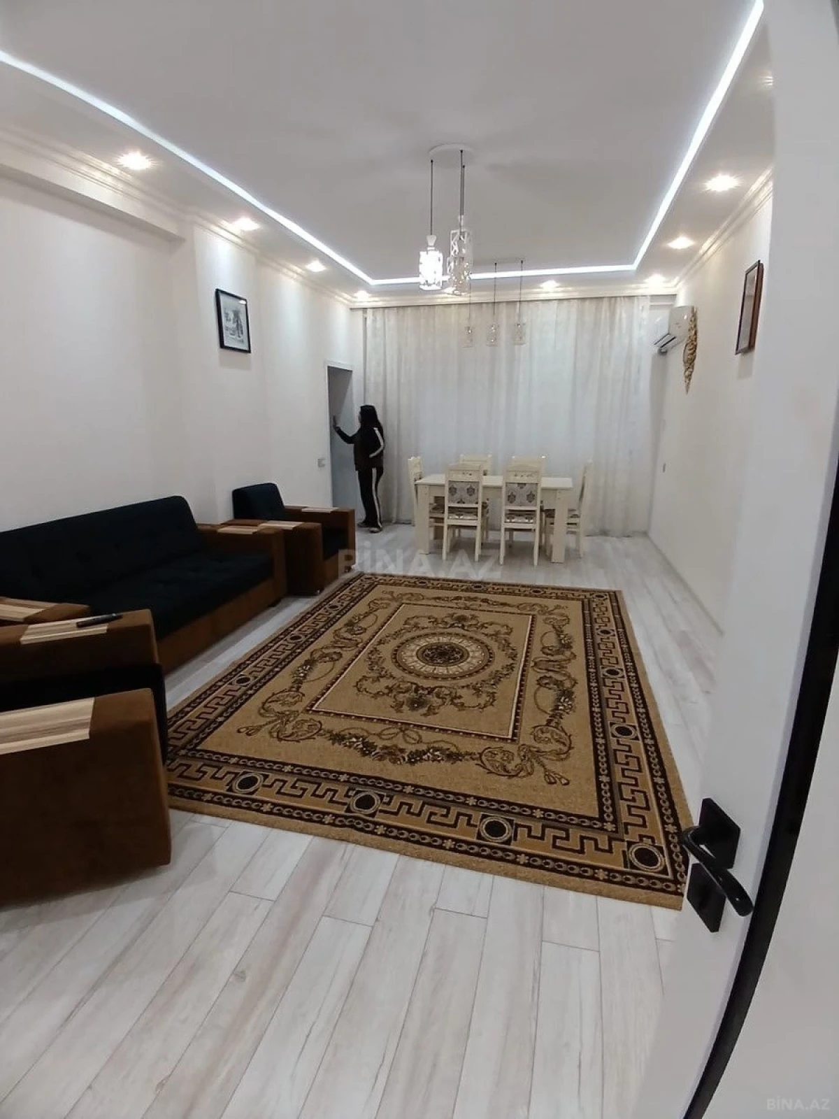 Kirayə verilir 2 otaqlı mənzil 80 m²